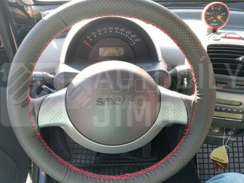 Potah volantu - černá perforovaná kůže