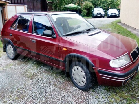 Plastové lemy blatníku-Škoda Felicia - jemný dezén