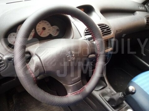 Potah volantu - černá perforovaná kůže