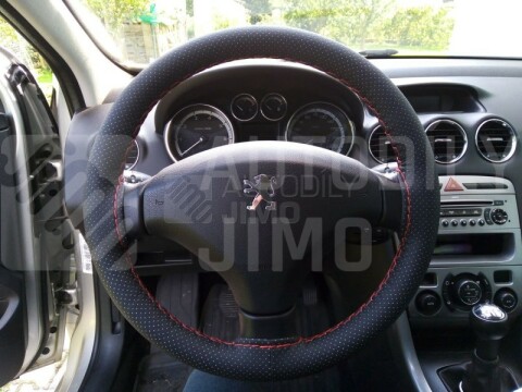 Potah volantu - černá perforovaná kůže