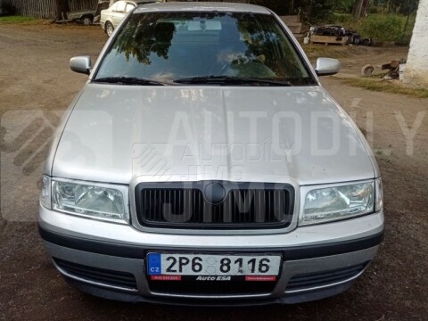 Mračítka Škoda Octavia I kryty světlometů