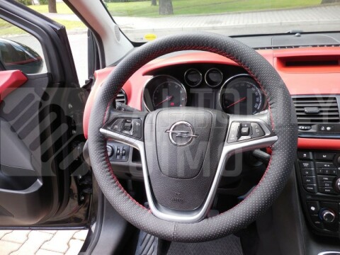 Potah volantu - černá perforovaná kůže