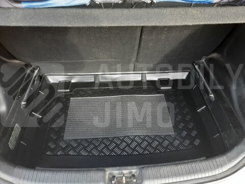 Vana do kufru Kia Venga 10- dolní kufr