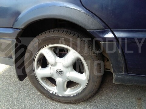  Plastové lemy blatníku VW Passat B4 1993-1996