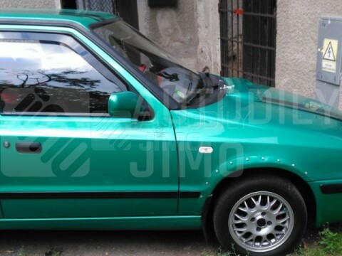 Plastové přední lemy blatníků Škoda Felicia