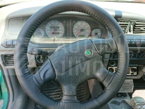 Potah volantu - černá perforovaná kůže