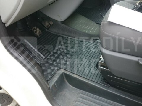 Gumové autokoberce VW T5 03-11, 2 + 3 místa