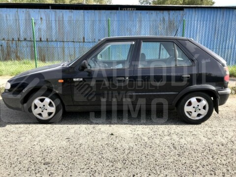 Plastové zadní lemy blatníků Škoda Felicia