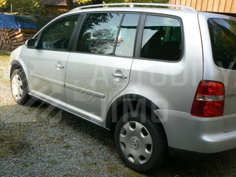Plastové lemy blatníku VW Touran 2002-2010