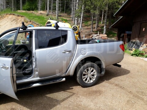 Ochranná folie na auto pro sloupky a prahy