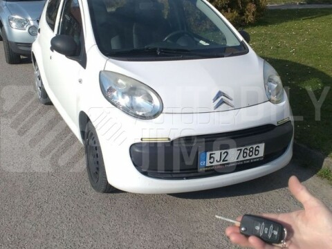 Centrální zamykání na dálkové ovládání s výklopným klíčem