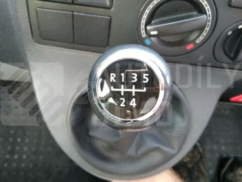 Plaketka řadící páky VW T5 Transporter, Caravelle, Multivan 5st.