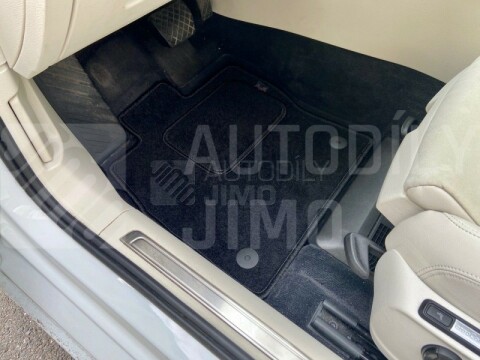Textilní autokoberce VW Passat B8, 14- gramáž 2000g/m2 Textilní autokoberce VW Passat B8, 14- gramáž 2000g/m2