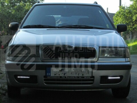 Superlight Světla pro denní svícení DRL 8LED diod 220lm homologace DRL Superlight Světla pro denní svícení DRL 8LED diod 220lm homologace DRL