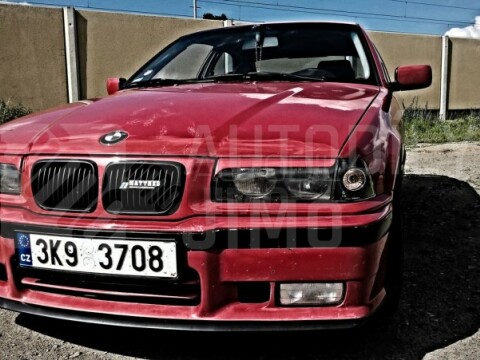 Přední blinkry, směrová světla BMW E36 90-99 - černé Přední blinkry, směrová světla BMW E36 90-99 - černé