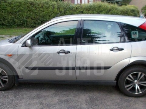 Plastové lemy blatníku Ford Focus 1998-2004 Plastové lemy blatníku Ford Focus 1998-2004