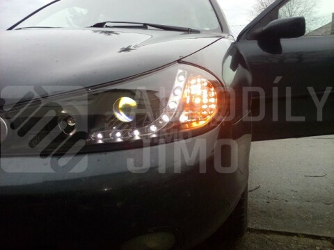 Přední světla Ford Mondeo 96-00 Day light černá Přední světla Ford Mondeo 96-00 Day light černá