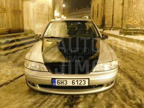 Přední maska Opel Vectra B - plastová bez znaku Přední maska Opel Vectra B - plastová bez znaku