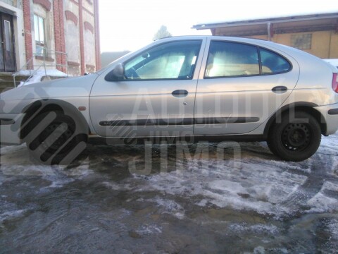 Plastové lemy blatníku Renault Mégane 5dv. hatchback, sedan 95-99 Plastové lemy blatníku Renault Mégane 5dv. hatchback, sedan 95-99
