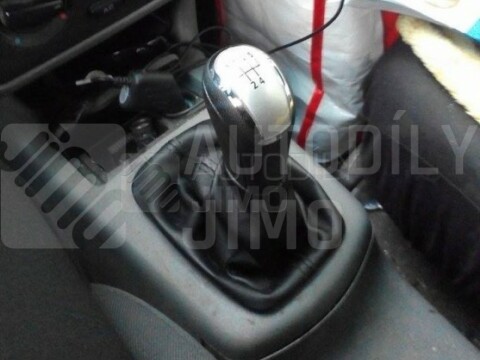 Řadící páka Škoda Fabia, Octavia 5st., rukojeť, stříbrná plaketka Řadící páka Škoda Fabia, Octavia 5st., rukojeť, stříbrná plaketka