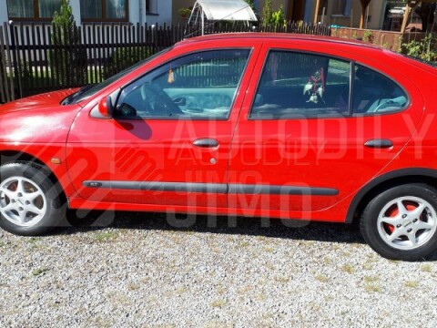Plastové lemy blatníku Renault Mégane I 95-03 Plastové lemy blatníku Renault Mégane I 95-03