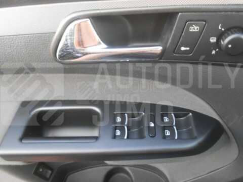 Ovládání stahování oken VW Polo 6R, Tiguan, Touran, Caddy - chrom Ovládání stahování oken VW Polo 6R, Tiguan, Touran, Caddy - chrom
