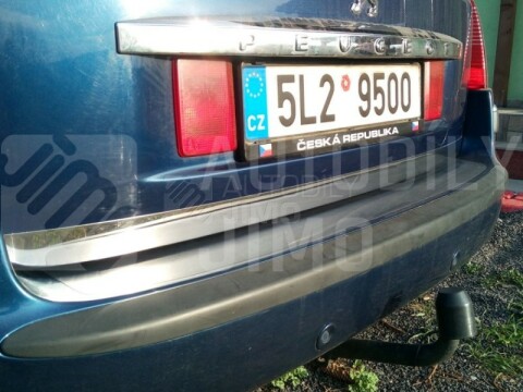 Nerezová ozdobná lišta kufru PEUGEOT 407, 04 Nerezová ozdobná lišta kufru PEUGEOT 407, 04