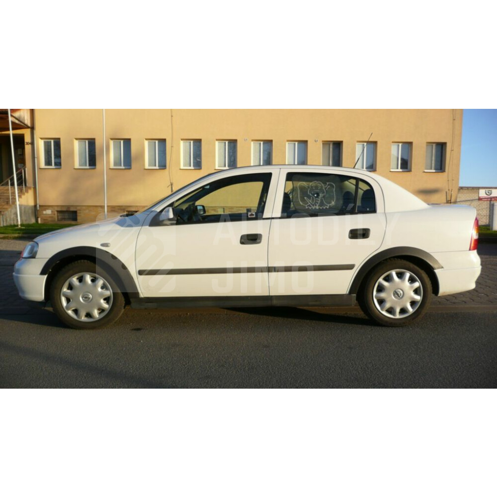 Lemy blatniku Opel Astra G 1998-2009.jpg
