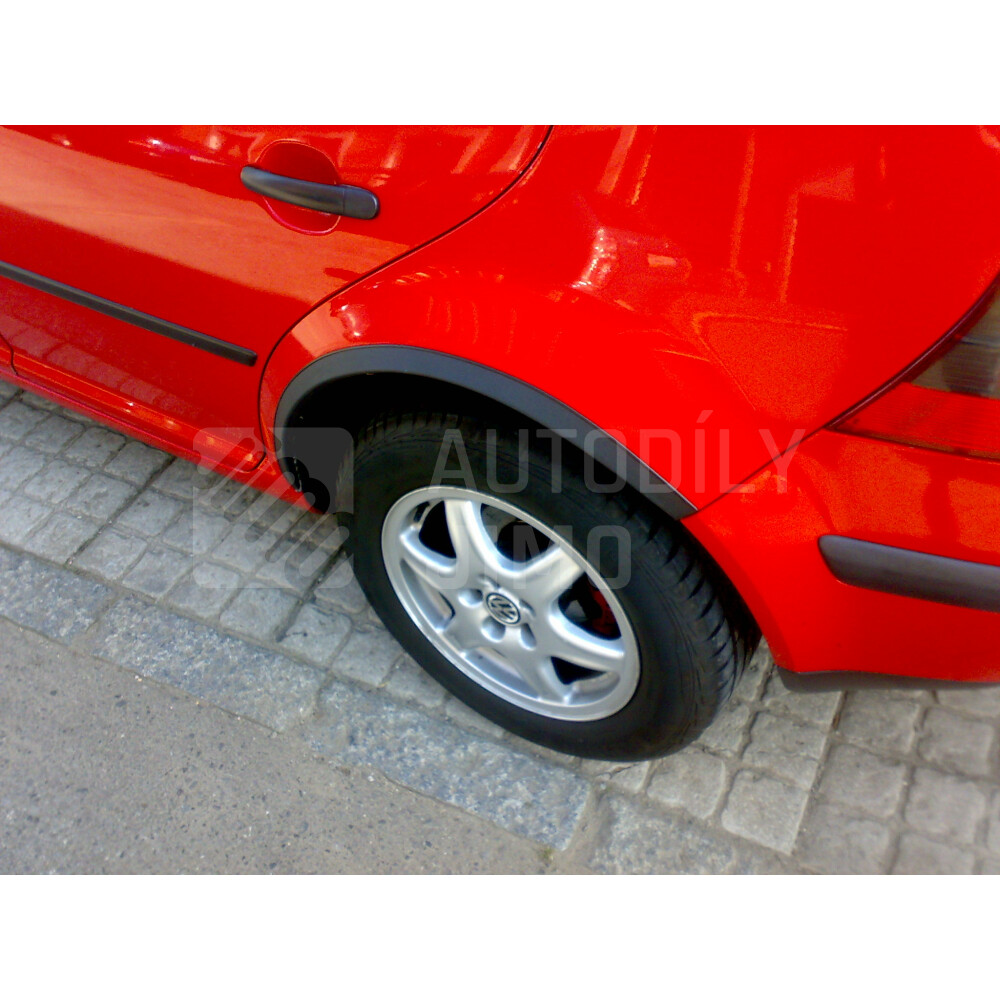 Lemy blatníku VW Golf IV 1997-2005.jpg