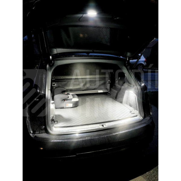 Superlight LED osvětlení interiéru  - příkladové foto instalace v kufru