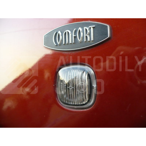 Boční blinkry, směrová světla Audi A3, A4, Škoda Octavia, Fabia, Superb - tmavé Boční blinkry, směrová světla Audi A3, A4, Škoda Octavia, Fabia, Superb - tmavé