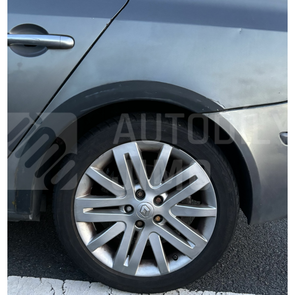 Plastové lemy blatníků Renault Laguna II 2001-2005 zadní levý