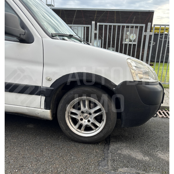 Plastové lemy blatníku Citroen Berlingo Peugeot Partner 1996-2003 pravý přední lem Plastové lemy blatníku Citroen Berlingo Peugeot Partner 1996-2003 pravý přední lem