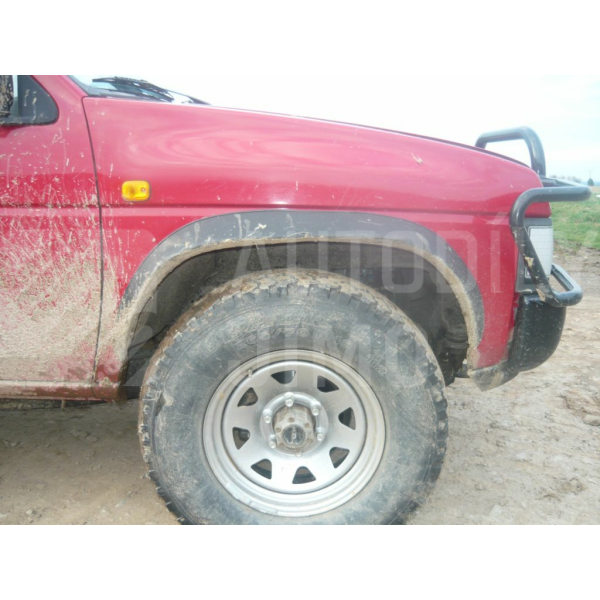 Lemy blatniku Nissan Pick Up 1986-1998