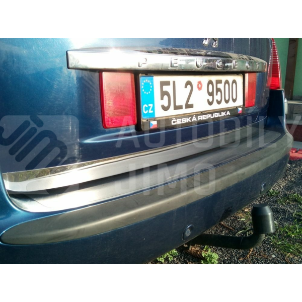 Nerezová ozdobná lišta kufru PEUGEOT 407, 04-11 Nerezová ozdobná lišta kufru PEUGEOT 407, 04-11