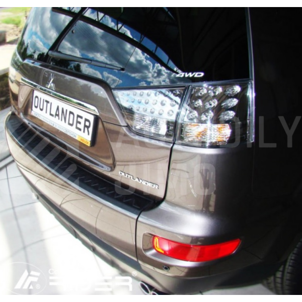 Ochranná lišta hrany kufru Mitsubishi Outlander 06- Ochranná lišta hrany kufru Mitsubishi Outlander 06-