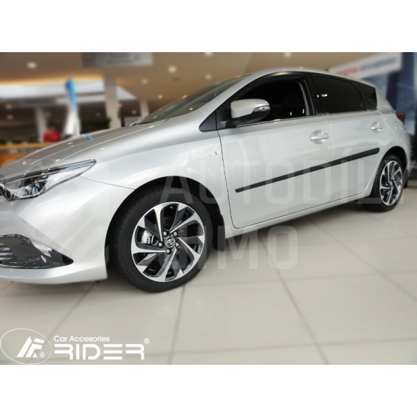 Ochranné lišty dveří Toyota Auris 5D 15- Ochranné lišty dveří Toyota Auris 5D 15-