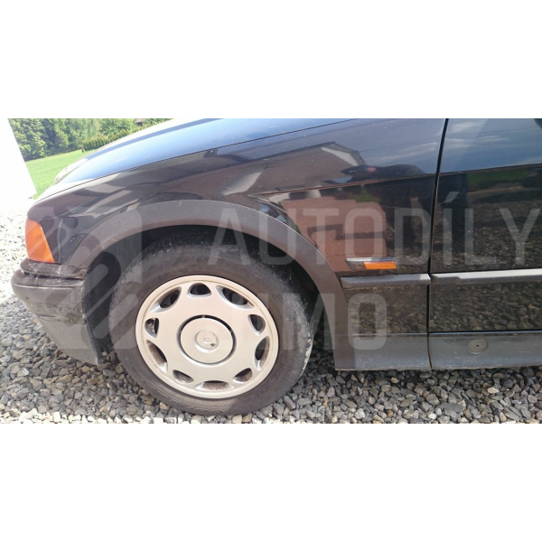 Plastové lemy blatníku BMW 3 E36 sedan 1990-1998 Plastové lemy blatníku BMW 3 E36 sedan 1990-1998