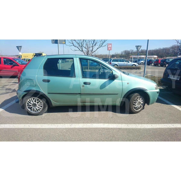 Plastové lemy blatníku Fiat Punto II 99-03 5dv. Plastové lemy blatníku Fiat Punto II 99-03 5dv.