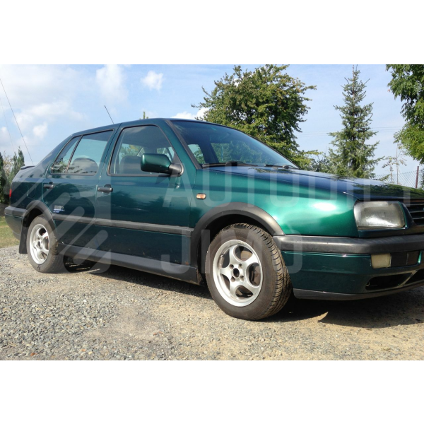 Plastové lemy + prahy VW Vento Plastové lemy + prahy VW Vento