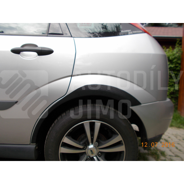Plastové zadní lemy blatníku Ford Focus 1998-2004 HB 5dv.