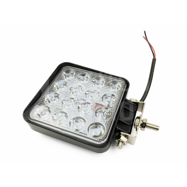 SuperLight 48W 12V / 24V přídavné pracovní a couvací světlo hranaté SuperLight 48W 12V / 24V přídavné pracovní a couvací světlo hranaté