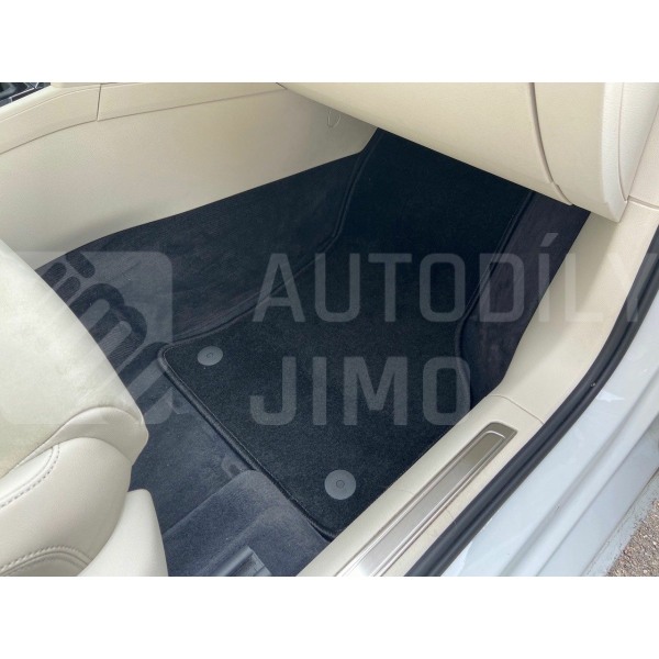 Textilní autokoberce VW Passat B8, 14-  gramáž 2000g/m2 Textilní autokoberce VW Passat B8, 14-  gramáž 2000g/m2