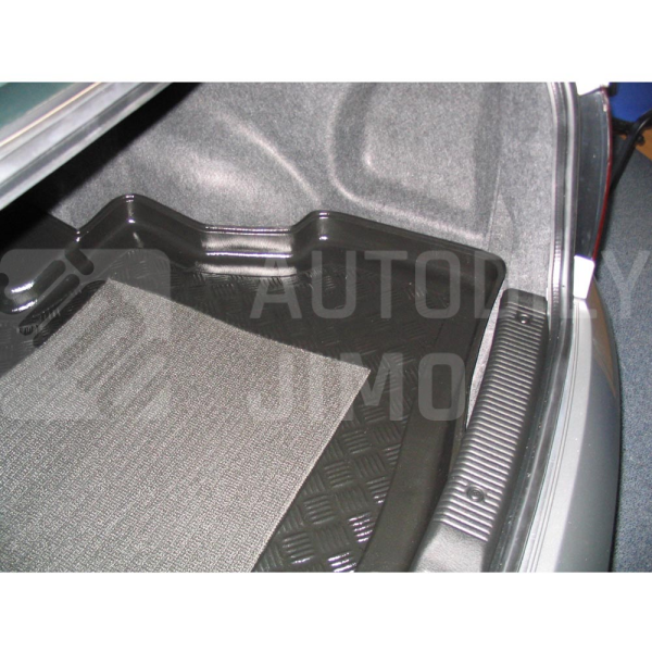 Vana do kufru Nissan Almera sedan 02-06 Vana do kufru Nissan Almera sedan 02-06