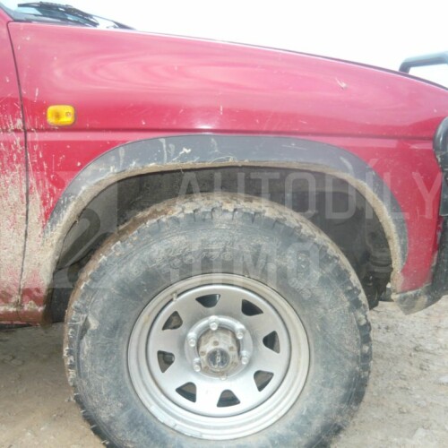 Lemy blatniku Nissan Pick Up 1986-1998.jpg