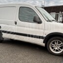 Plastové lemy blatníku Citroen Berlingo Peugeot Partner 1996-2003 celkový pohled s pravé strany