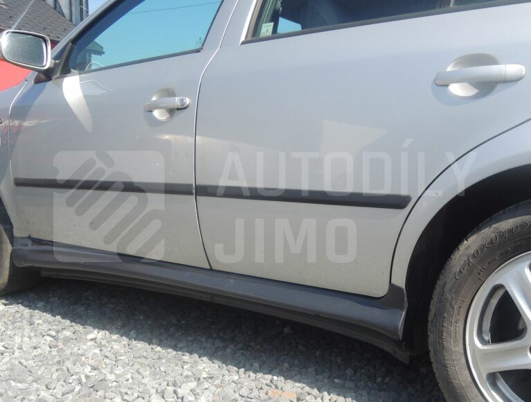 Plastové prahy Škoda Octavia I 1U 96-10 liftback kryty prahů 