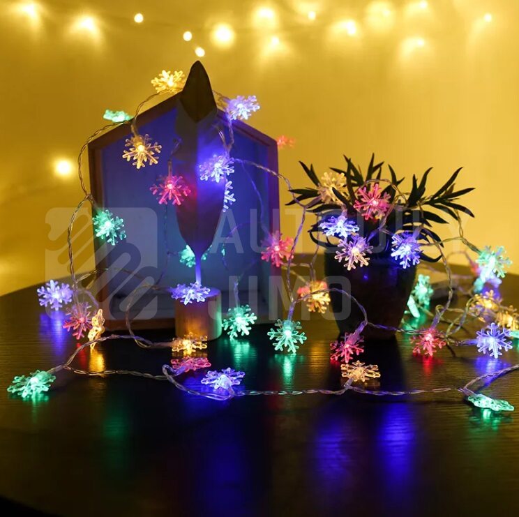SweetHome LED vánoční osvětlení sněhové vločky 10m 100LED vícebarevné 8 režimů